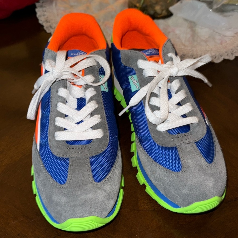 Marc Jacob’s the jogger in size 39 I wore 1 time